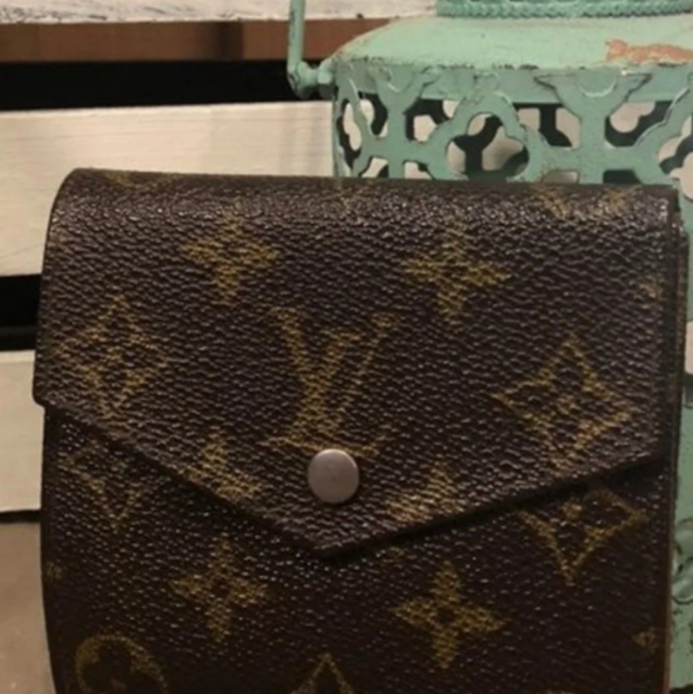 LV WALLET